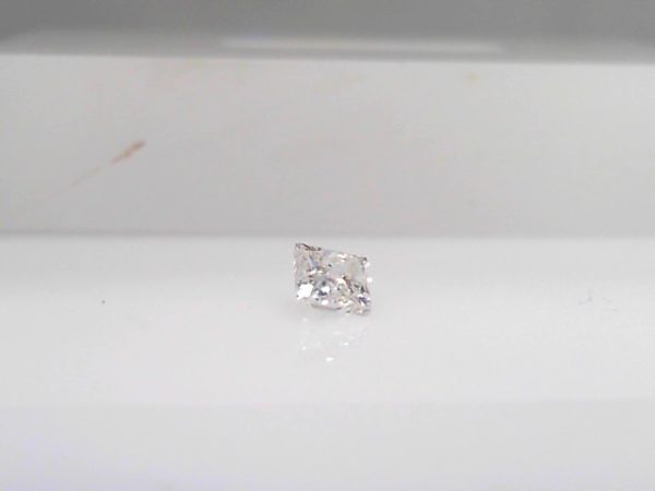 Loose Stones With One 0.45Ct Princess H Si1 Diamond